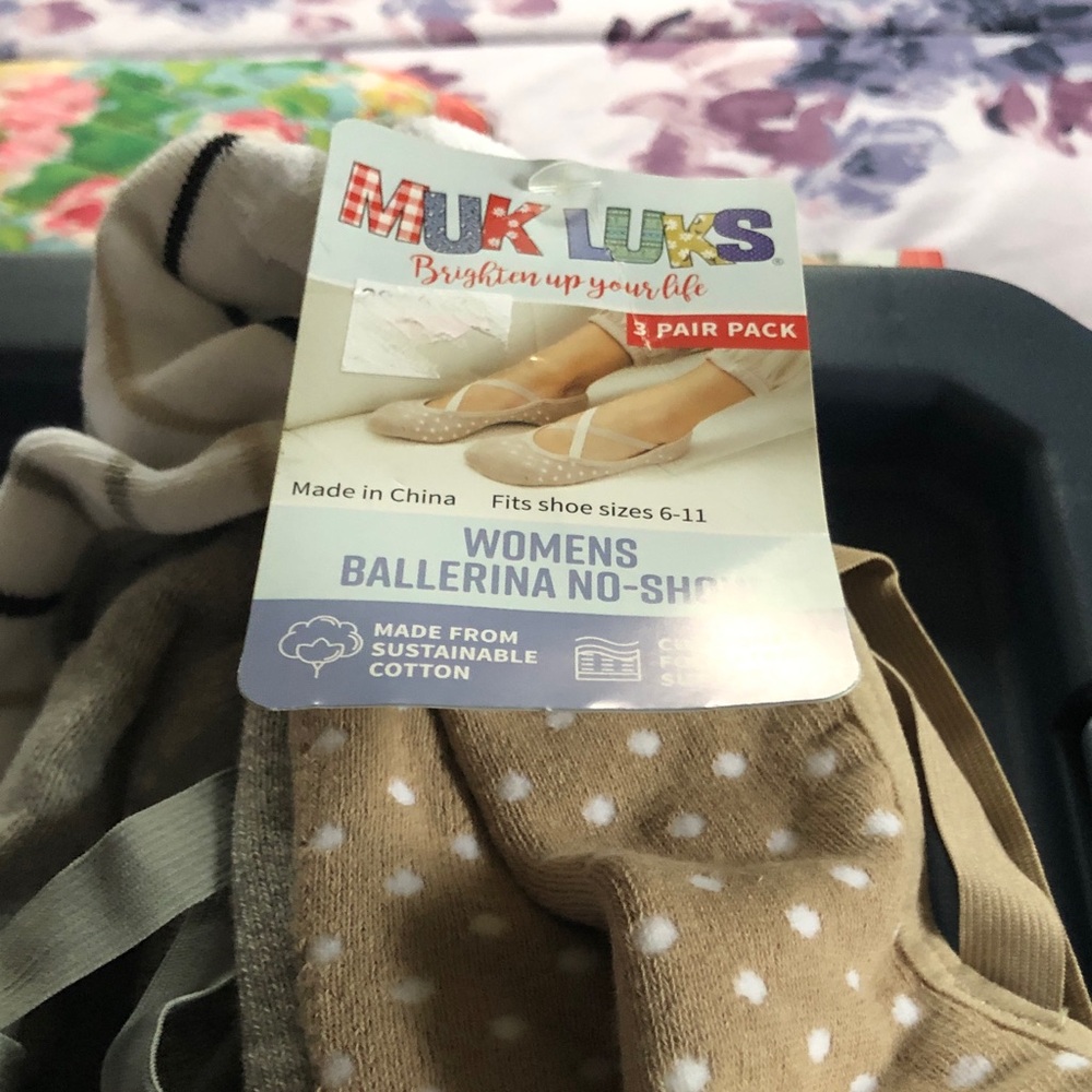 Muk Luks Women's Tan Polka Dot Ballerina No-Show Star